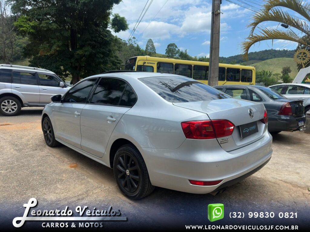 VOLKSWAGEN JETTA COMFORTLINE 2.0 AT 2014