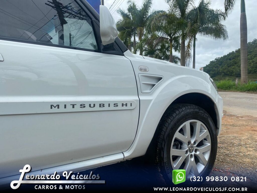 MITSUBISHI PAJERO TR-4 2012