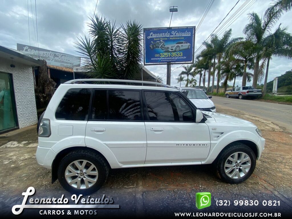 MITSUBISHI PAJERO TR-4 2012