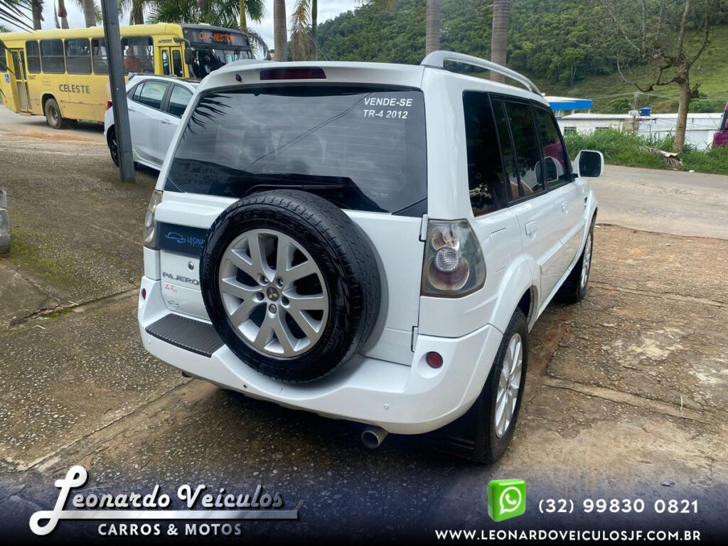 MITSUBISHI PAJERO TR-4 2012