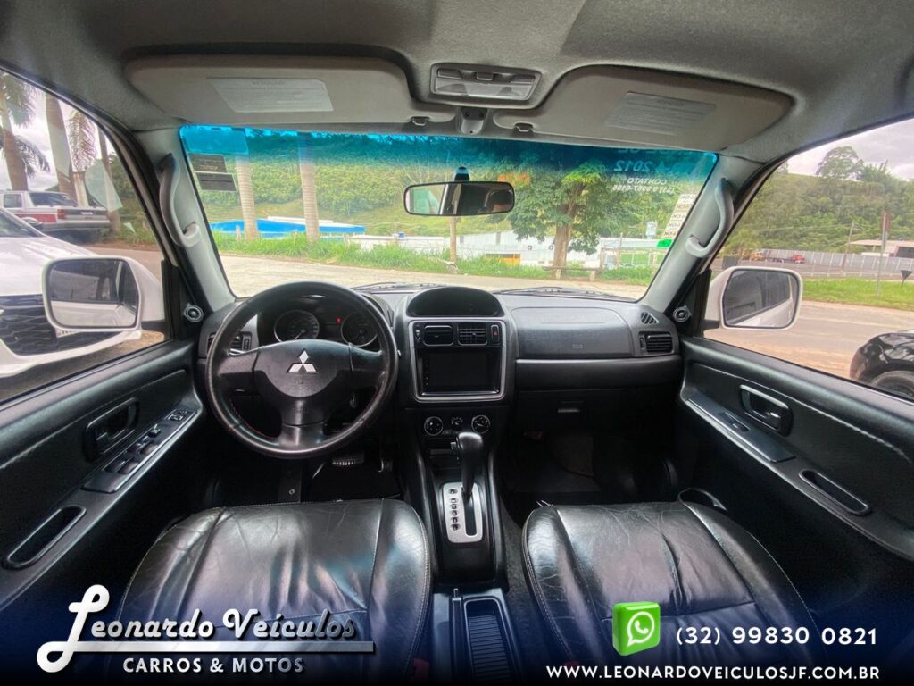 MITSUBISHI PAJERO TR-4 2012