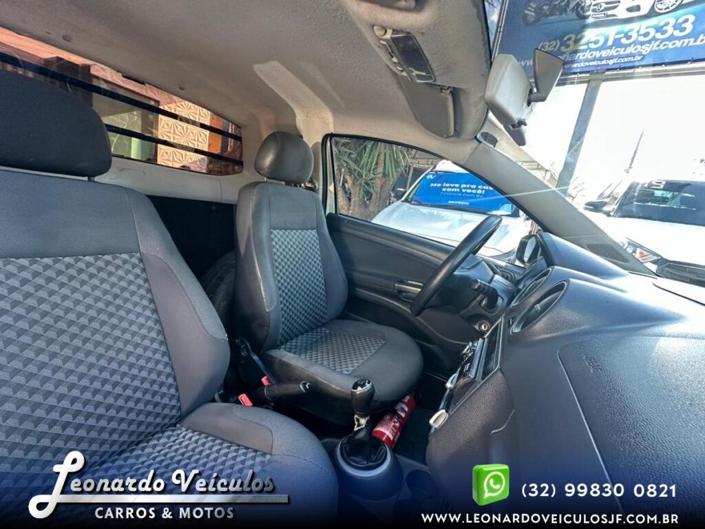 VOLKSWAGEN SAVEIRO TRENDLINE 1.6 2015